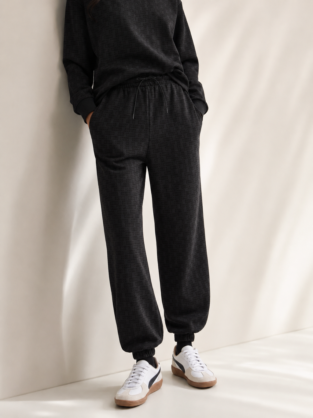 Pantaloni jogger damă HUGO Blue Casual Jogger_B_2, negri