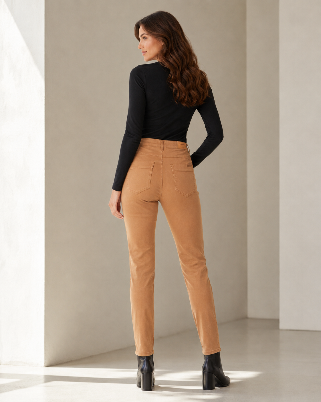 Pantaloni damă Cream twill Shape Fit bej