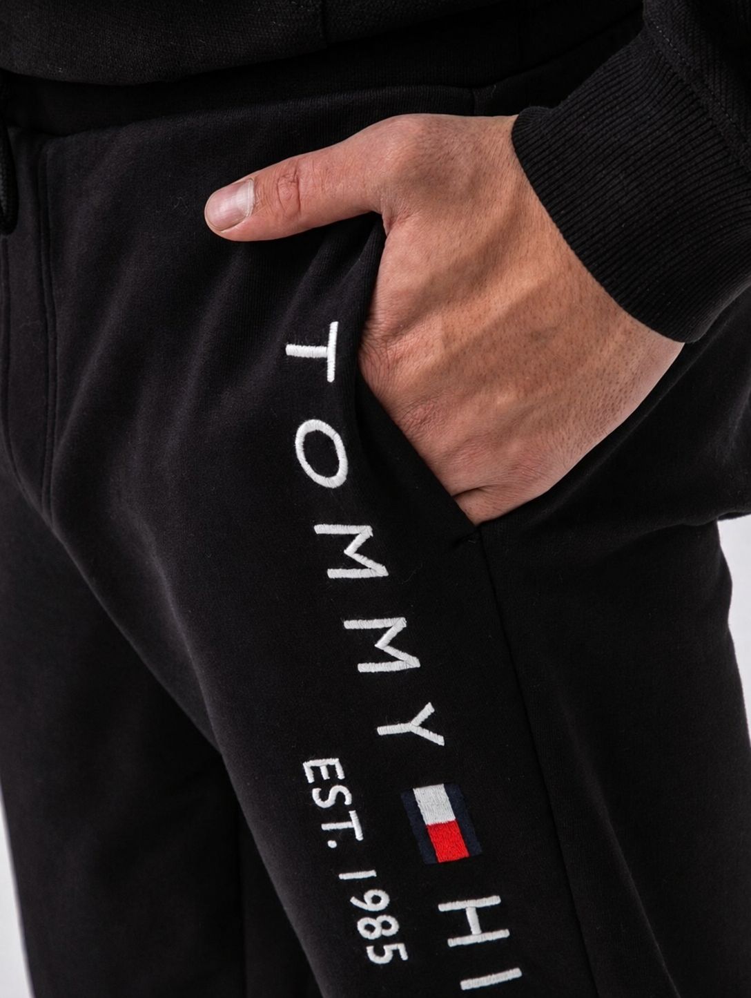 Tommy Hilfiger Logo Sweatpants Bărbați Desert Sky – XS – Originali